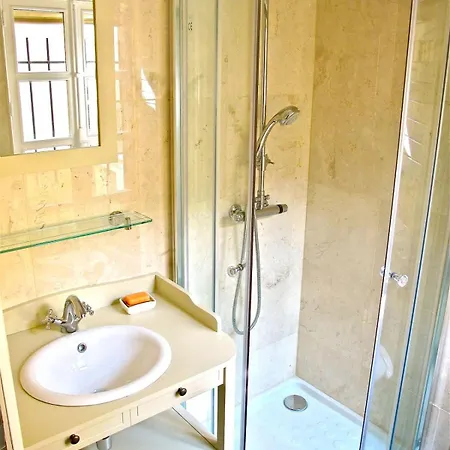 The Romantic Notre Dame Apartment Paris